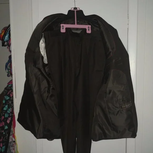 Gorgeous FERRETI UOMO Black 100% Wool Suit 46 Chest, 40R Pant.